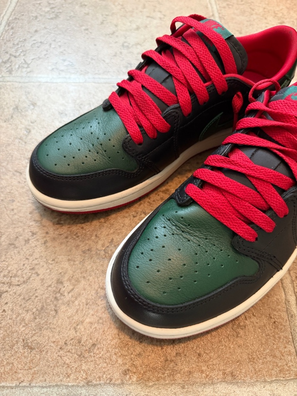 Unisex Nike Black, Green & Red Air Jordan 1 Low OG Sneakers. Size W7.5/M6 - Picture 5 of 10